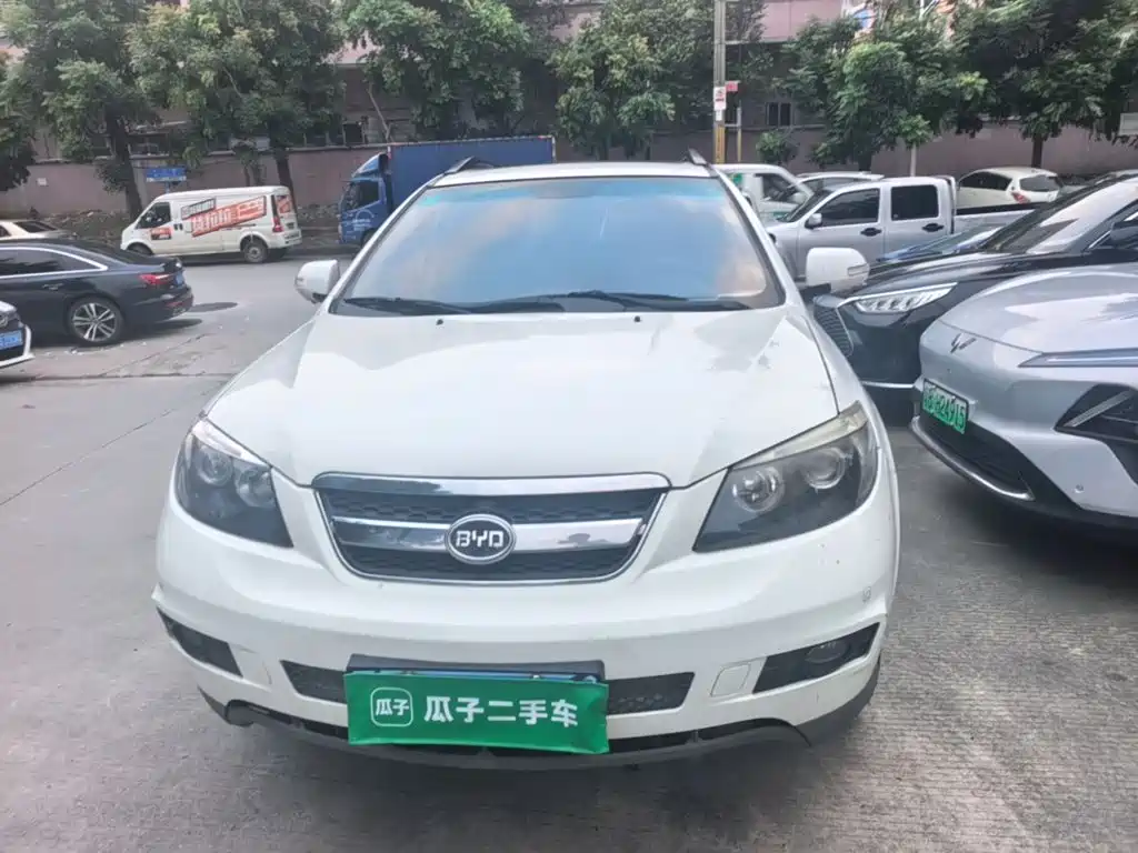 BYD S6 — миниатюра 2