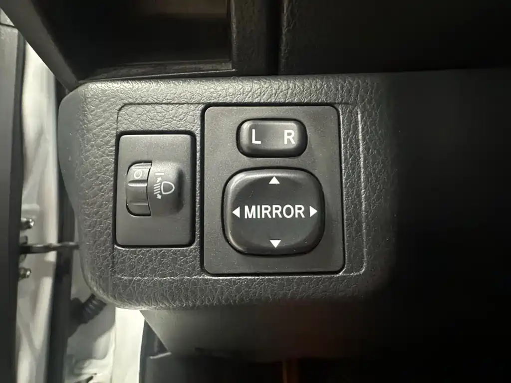 Toyota Yaris L — миниатюра 21