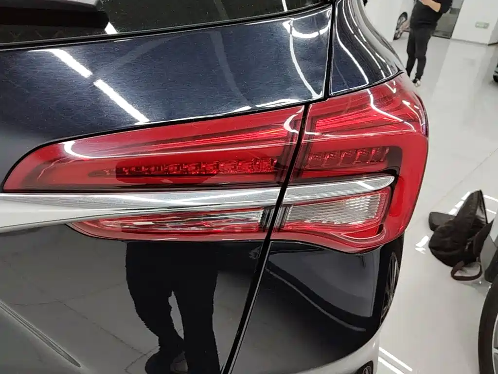 Buick Envision Plus — миниатюра 8