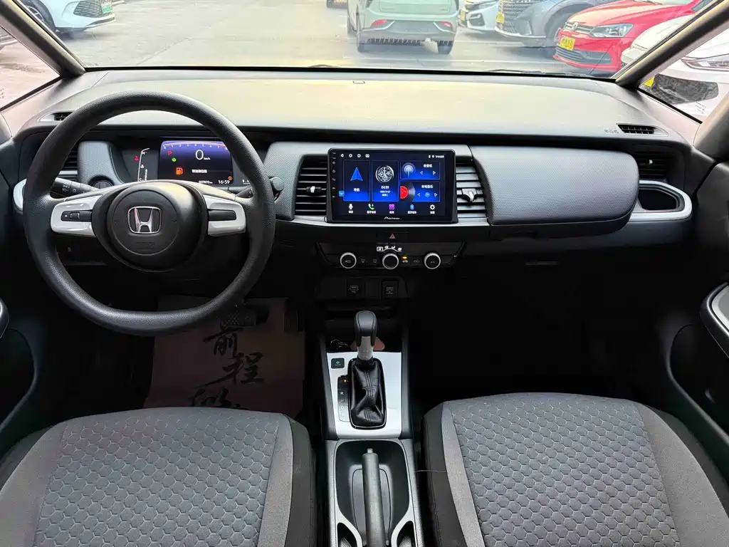 Honda Fit — миниатюра 8