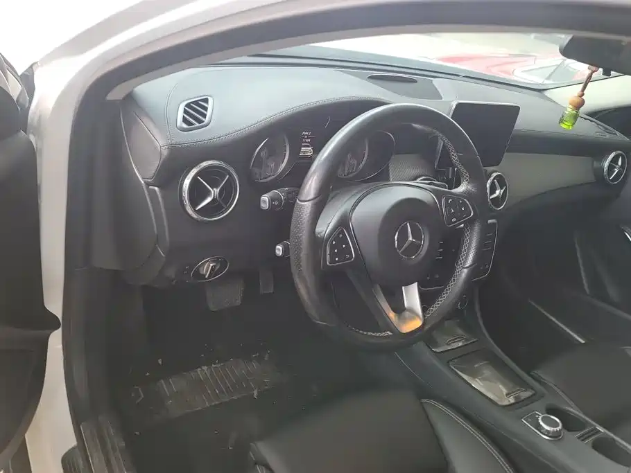 Mercedes-Benz GLA — миниатюра 12