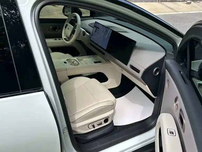 Li Auto Идеальный i6 — миниатюра 16