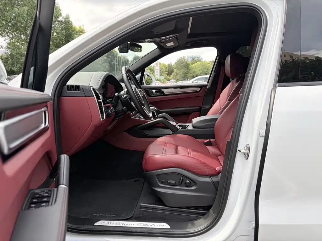 Porsche Cayenne — миниатюра 6