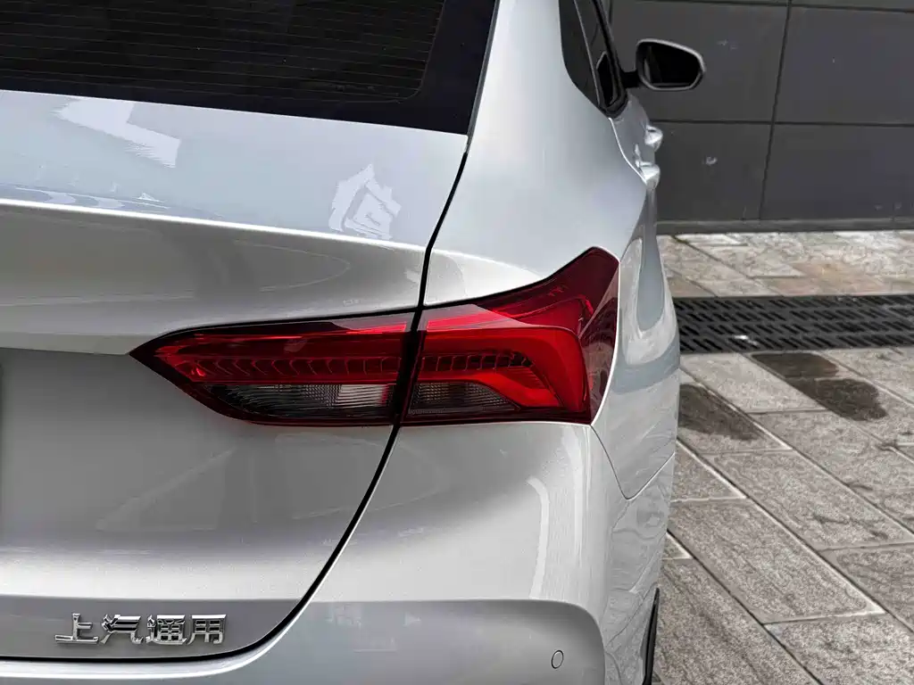 Buick Verano — миниатюра 17