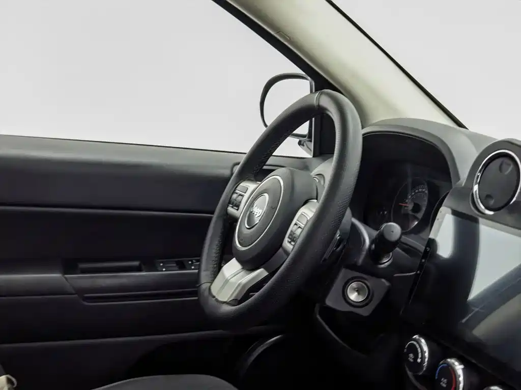Jeep Compass (Import) — миниатюра 22