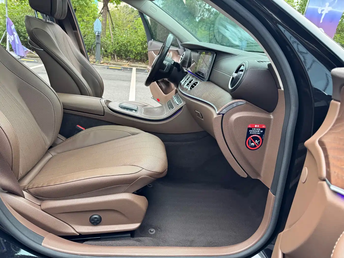 Mercedes-Benz E-Class 2023 Черный из Китая, фото 2