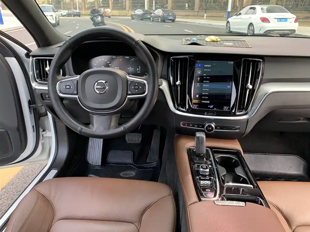 VOLVO S60 PLUG IN HYBRID