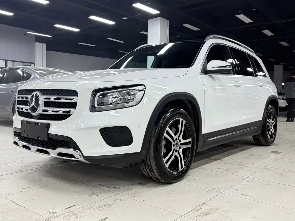 MERCEDES-BENZ GLB