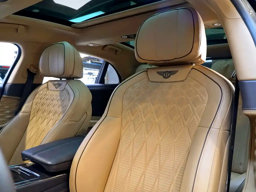 Bentley Flying Spur — миниатюра 7