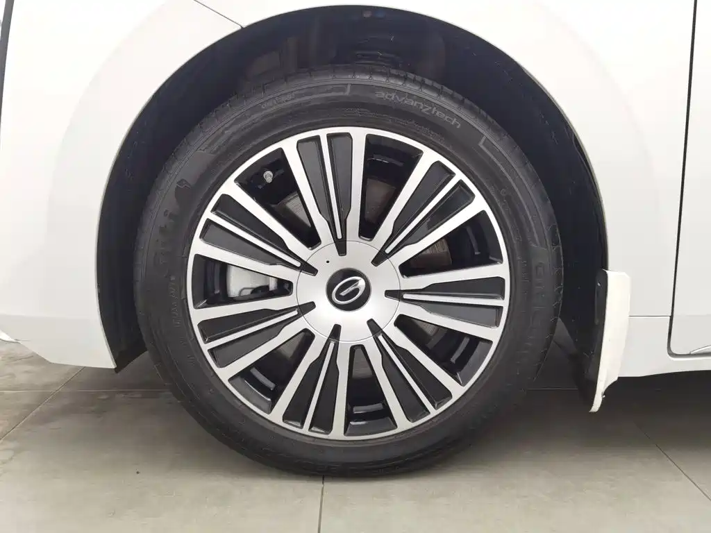 GAC Motor 传祺E8 PHEV — миниатюра 17
