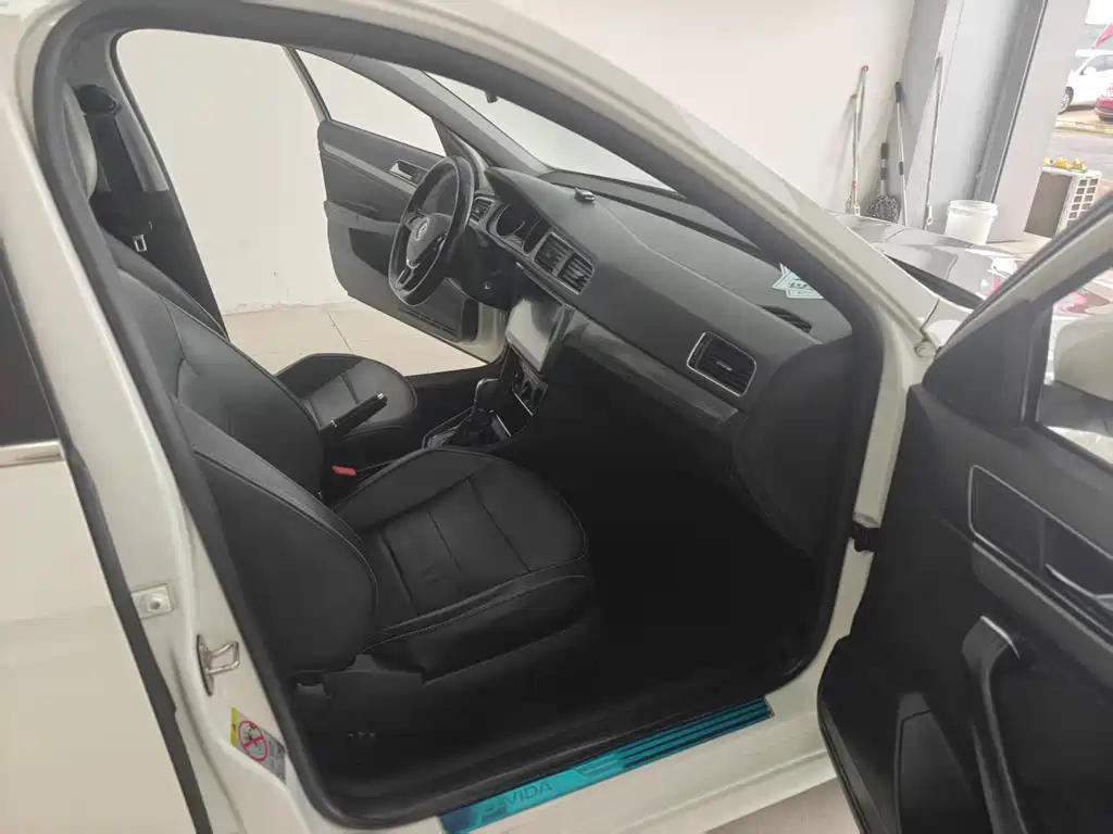 Volkswagen Lavida — миниатюра 9