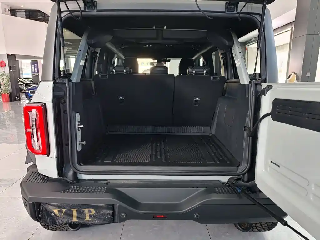 Ford Bronco — миниатюра 10
