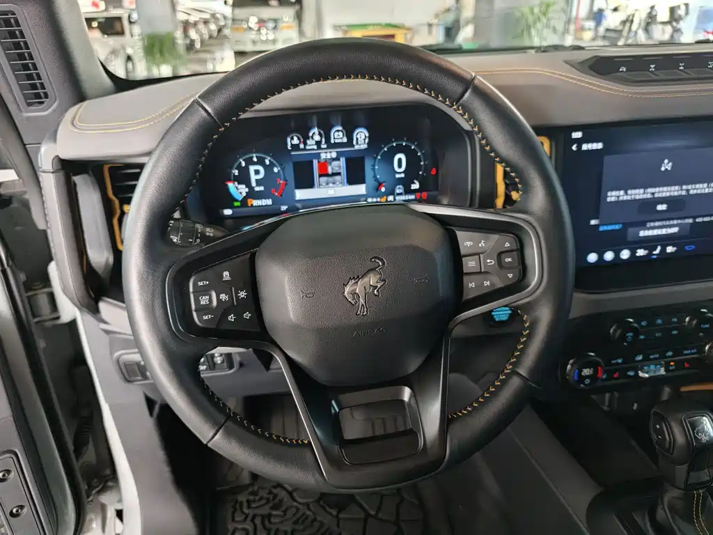 Ford Bronco — миниатюра 14