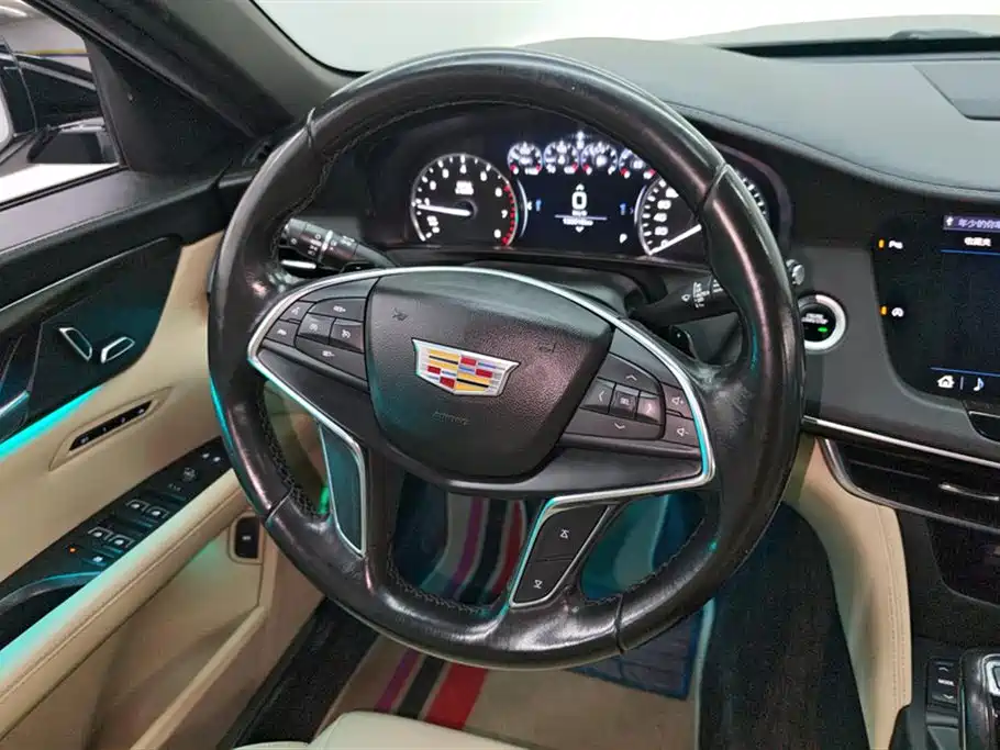 CADILLAC CT6