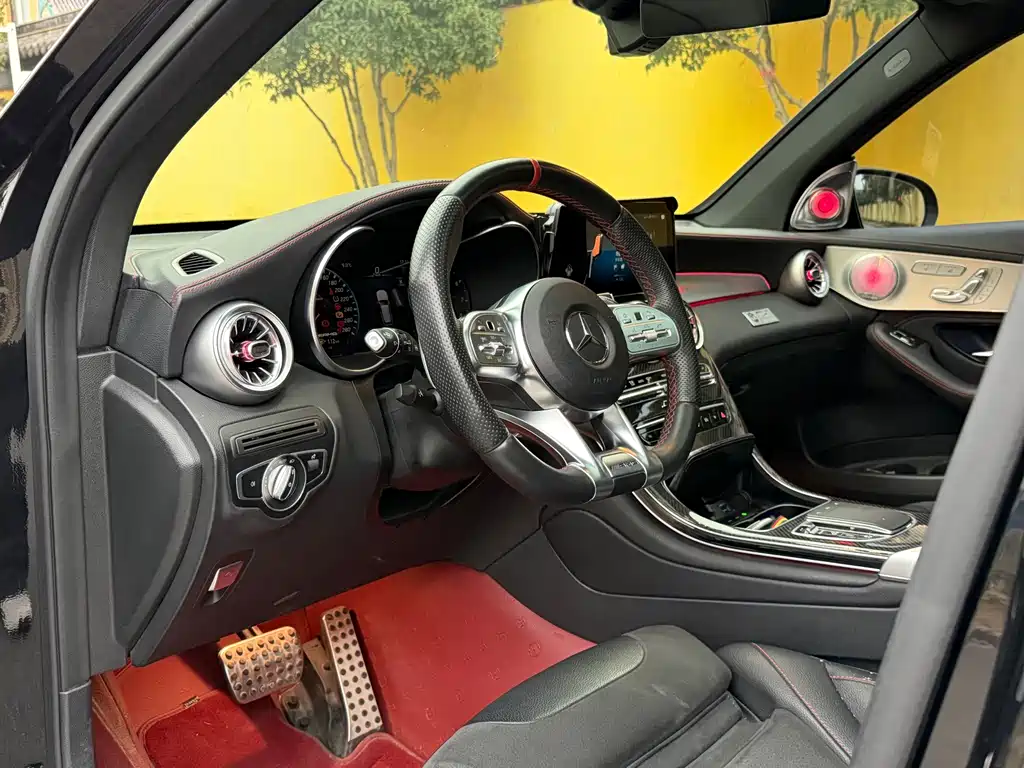 MERCEDES-BENZ GLC AMG