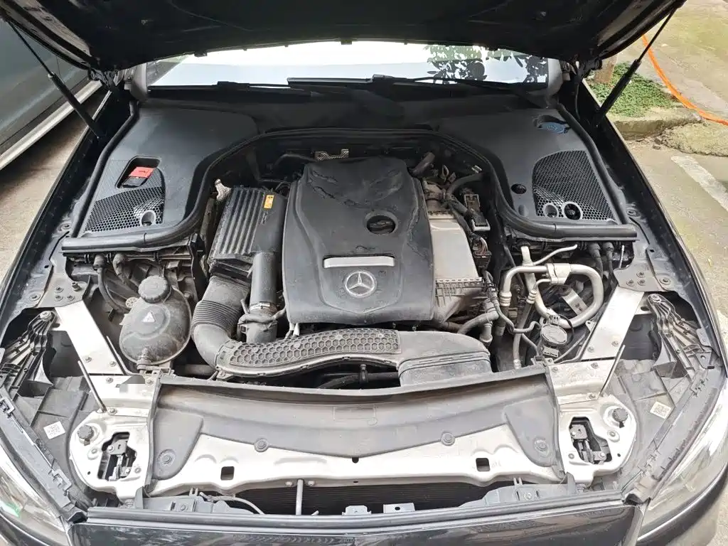 Mercedes-Benz E-Class — миниатюра 16