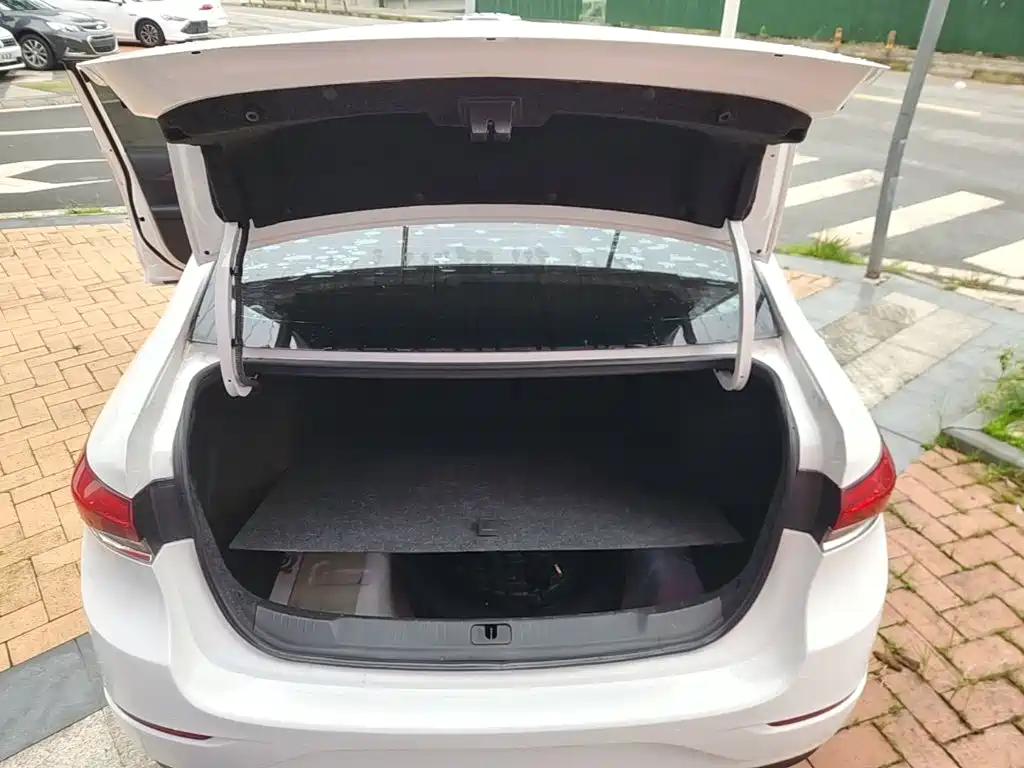 Buick Excelle — миниатюра 19