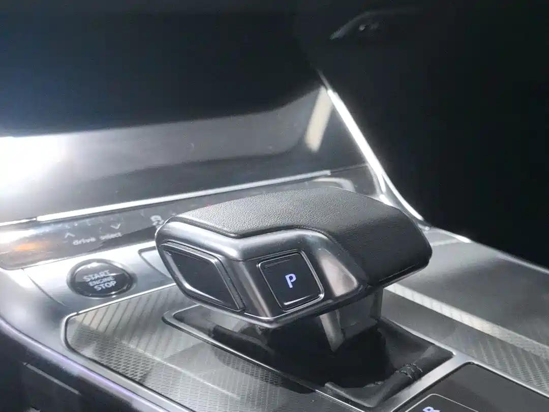 Audi A6L 2023 Черный из Китая