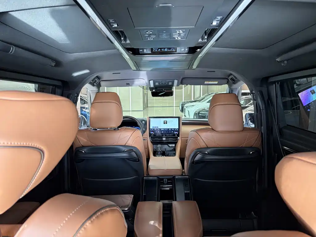 Toyota Vellfire — миниатюра 15
