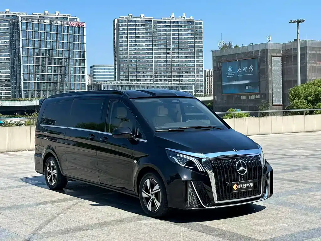Mercedes-Benz Vito 2024 2.0T Elite 7 мест