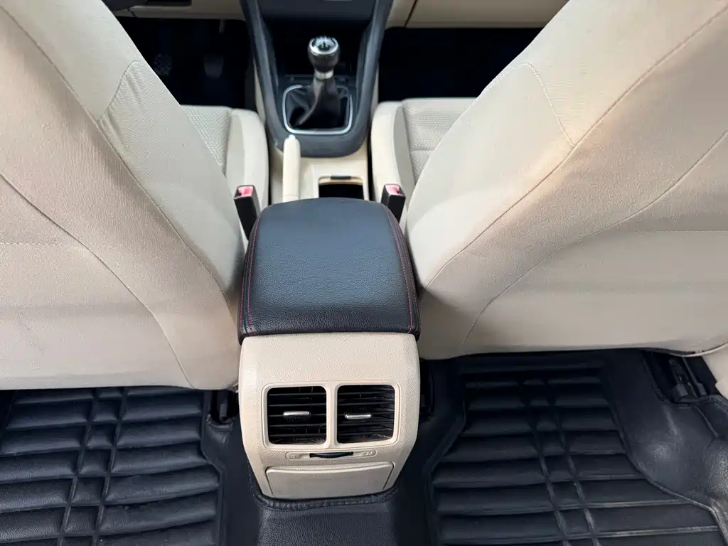Volkswagen Golf — миниатюра 13