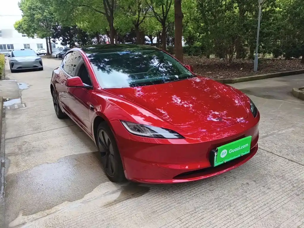 Tesla Model 3 — миниатюра 4