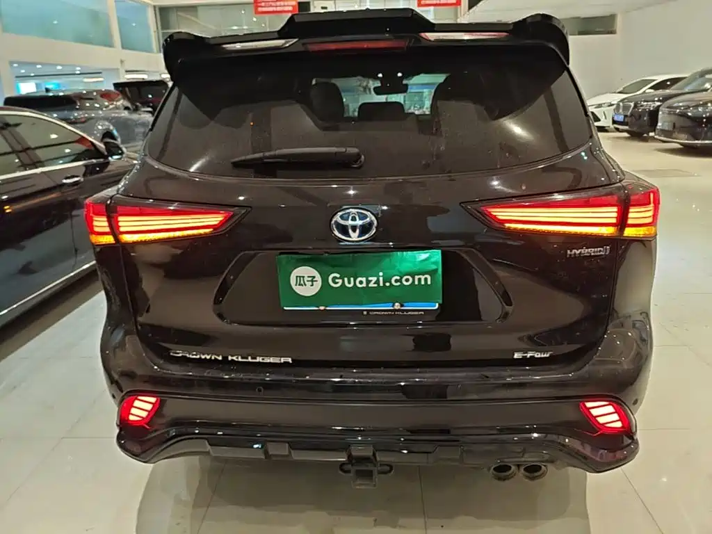 Toyota Crown Kluger — миниатюра 6