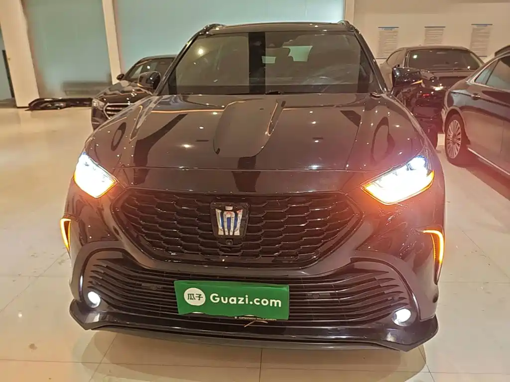 Toyota Crown Kluger — миниатюра 3