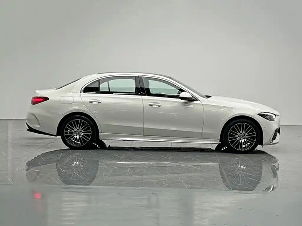 Mercedes-Benz C-Class — миниатюра 7