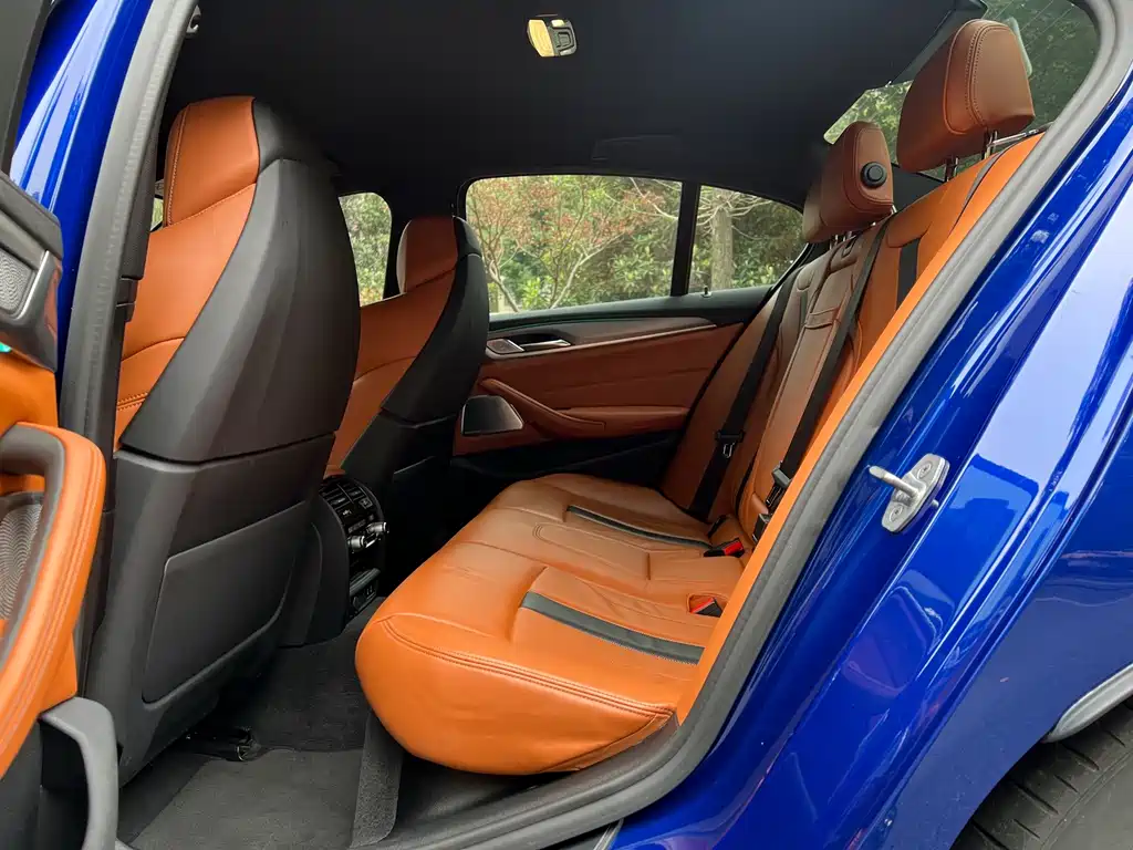 BMW M5 — миниатюра 7