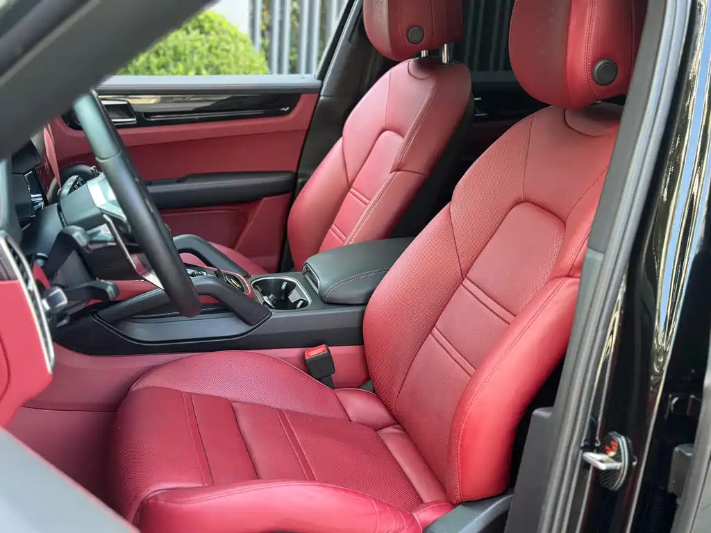 Porsche Cayenne — миниатюра 9