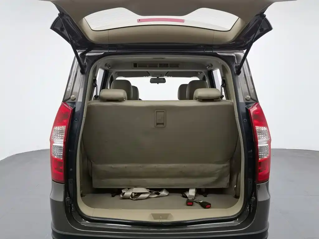 Wuling Hongguang — миниатюра 16