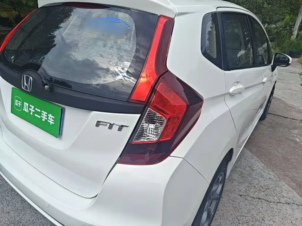 Honda Fit — миниатюра 8