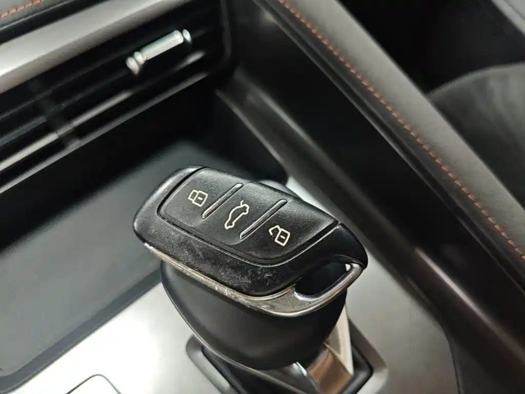 Roewe D5X DMH — миниатюра 9