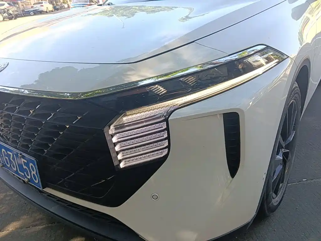 Venucia V — миниатюра 24
