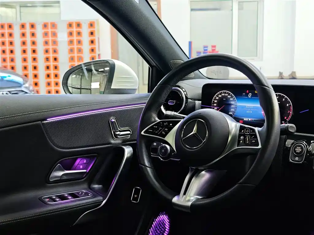 MERCEDES-BENZ A CLASS