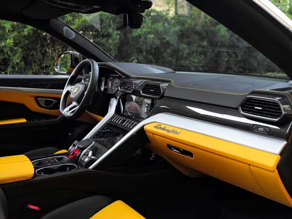 Lamborghini Urus — миниатюра 24
