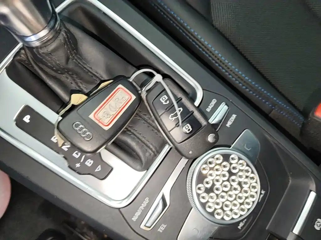 Audi Q2L e-tron — миниатюра 9
