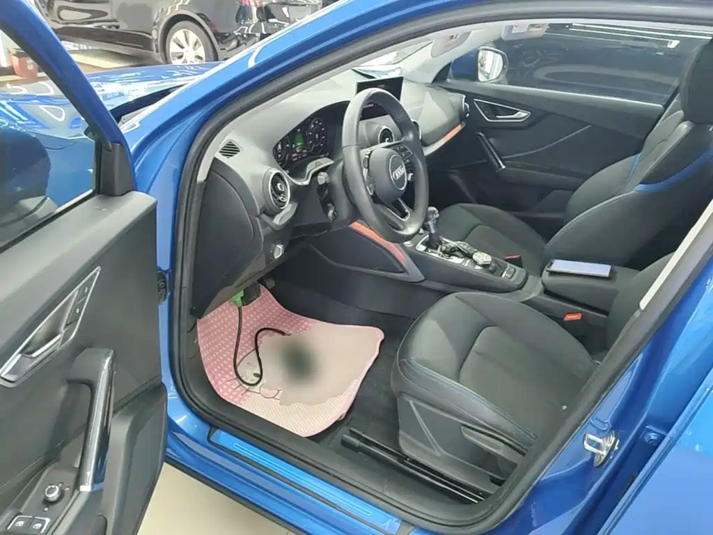 Audi Q2L e-tron — миниатюра 16