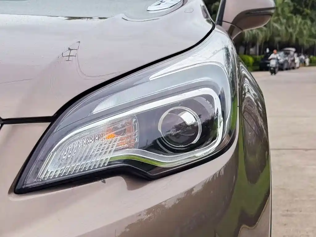 Buick Envision Plus — миниатюра 5