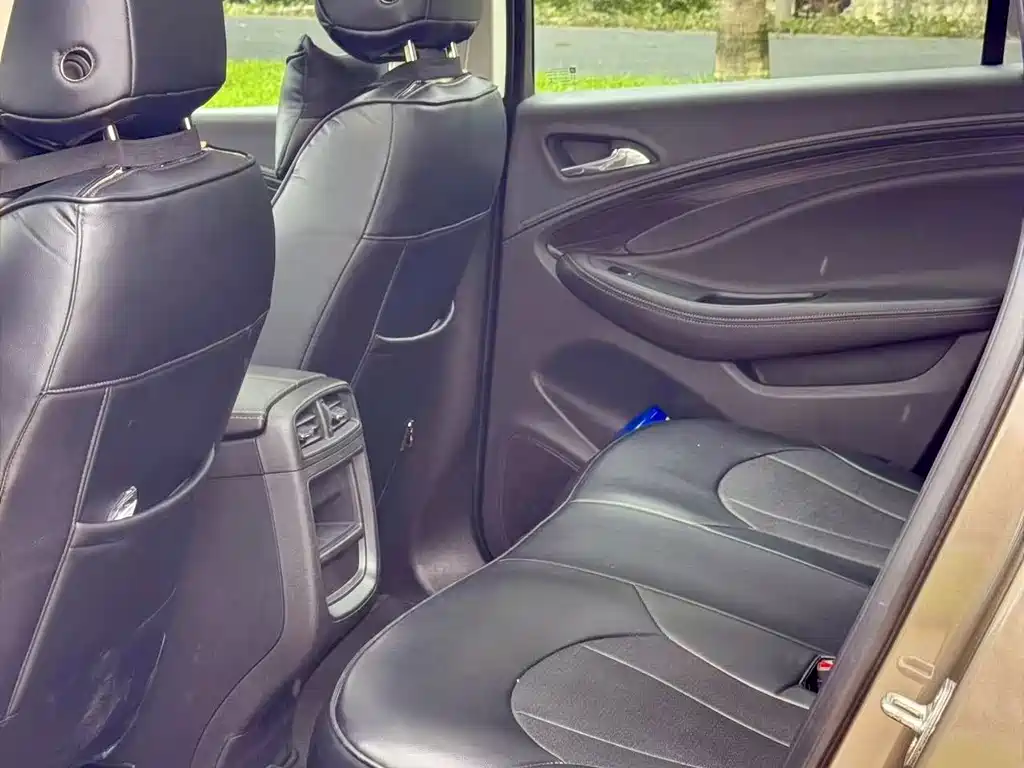 Buick Envision Plus — миниатюра 13