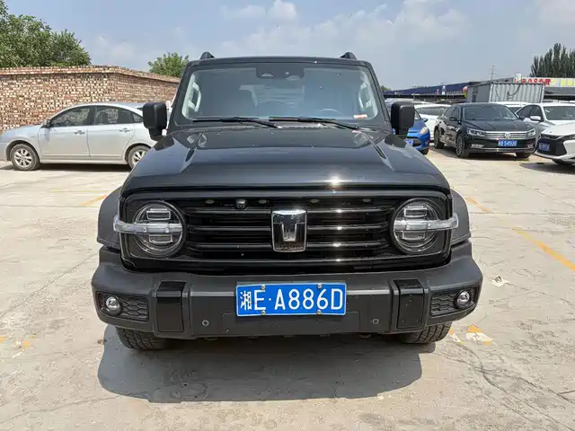 2022 TANK 300