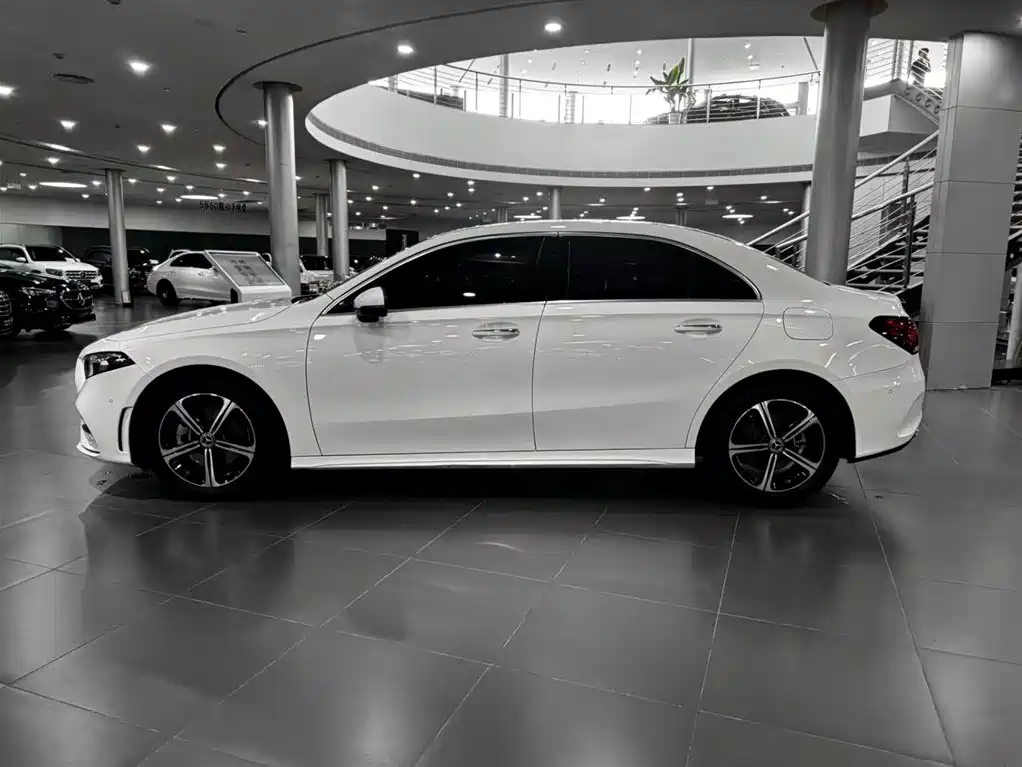 Mercedes-Benz A-Class — миниатюра 2