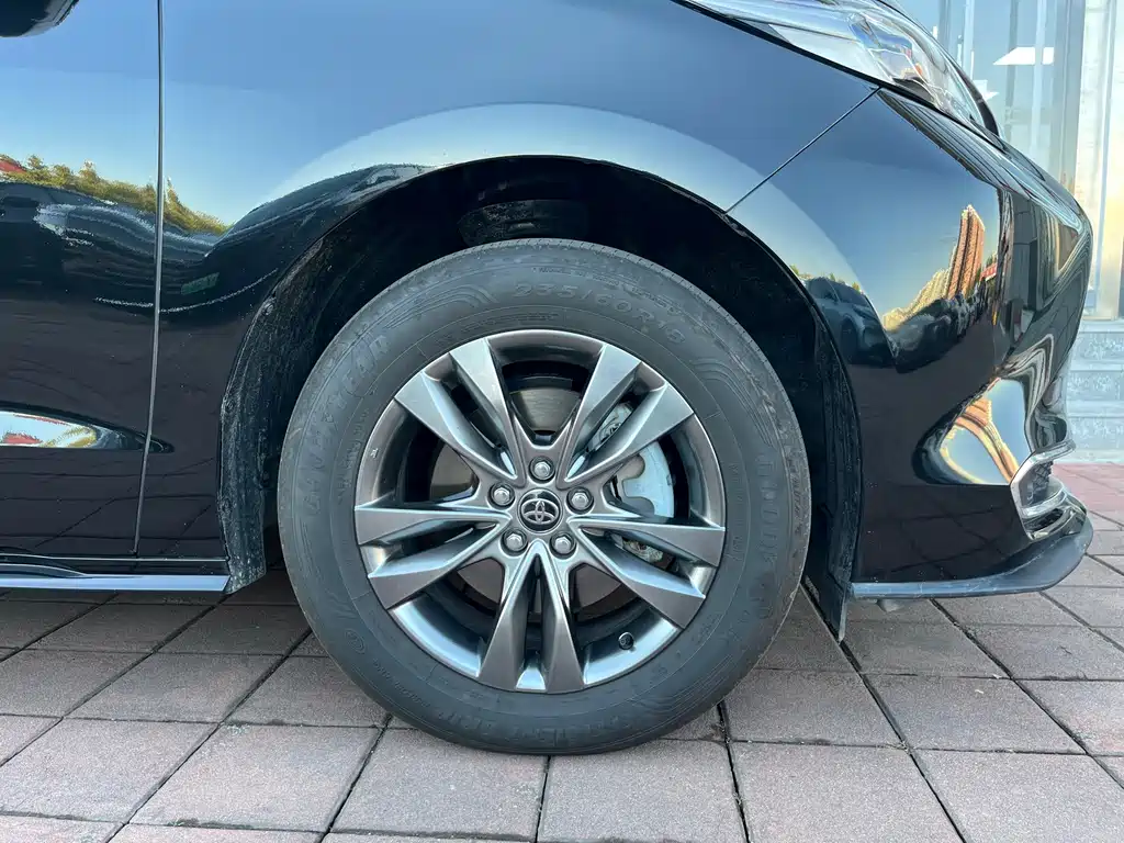 Toyota Sienna — миниатюра 25
