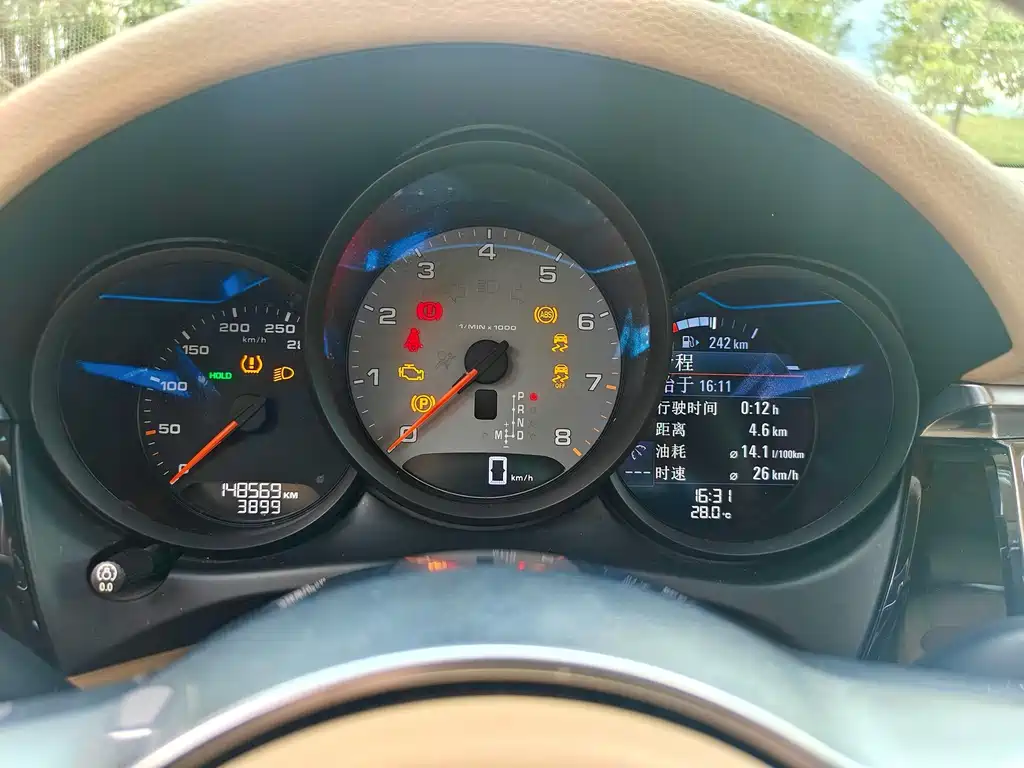 Porsche Macan — миниатюра 19