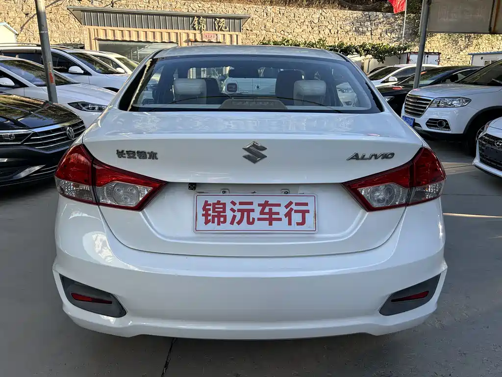 Suzuki Alivio — миниатюра 8