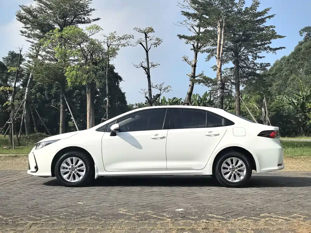 Toyota Corolla — миниатюра 4