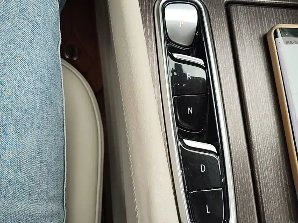 Buick Enclave — миниатюра 14