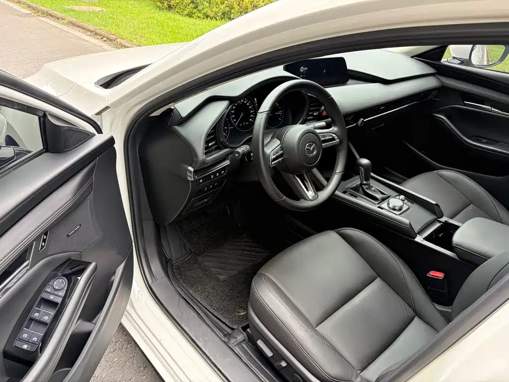 Mazda 3 Axela — миниатюра 5