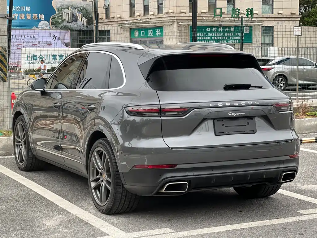 PORSCHE CAYENNE